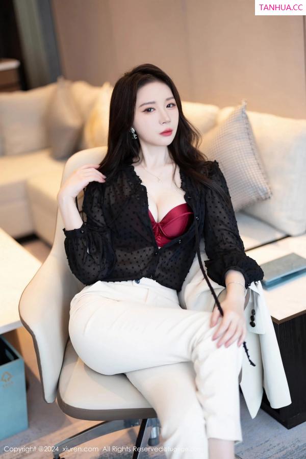 梦心玥  [XiuRen]高清写真图 2024.04.08 No.8354 梦心玥 丝袜美腿第32张图片